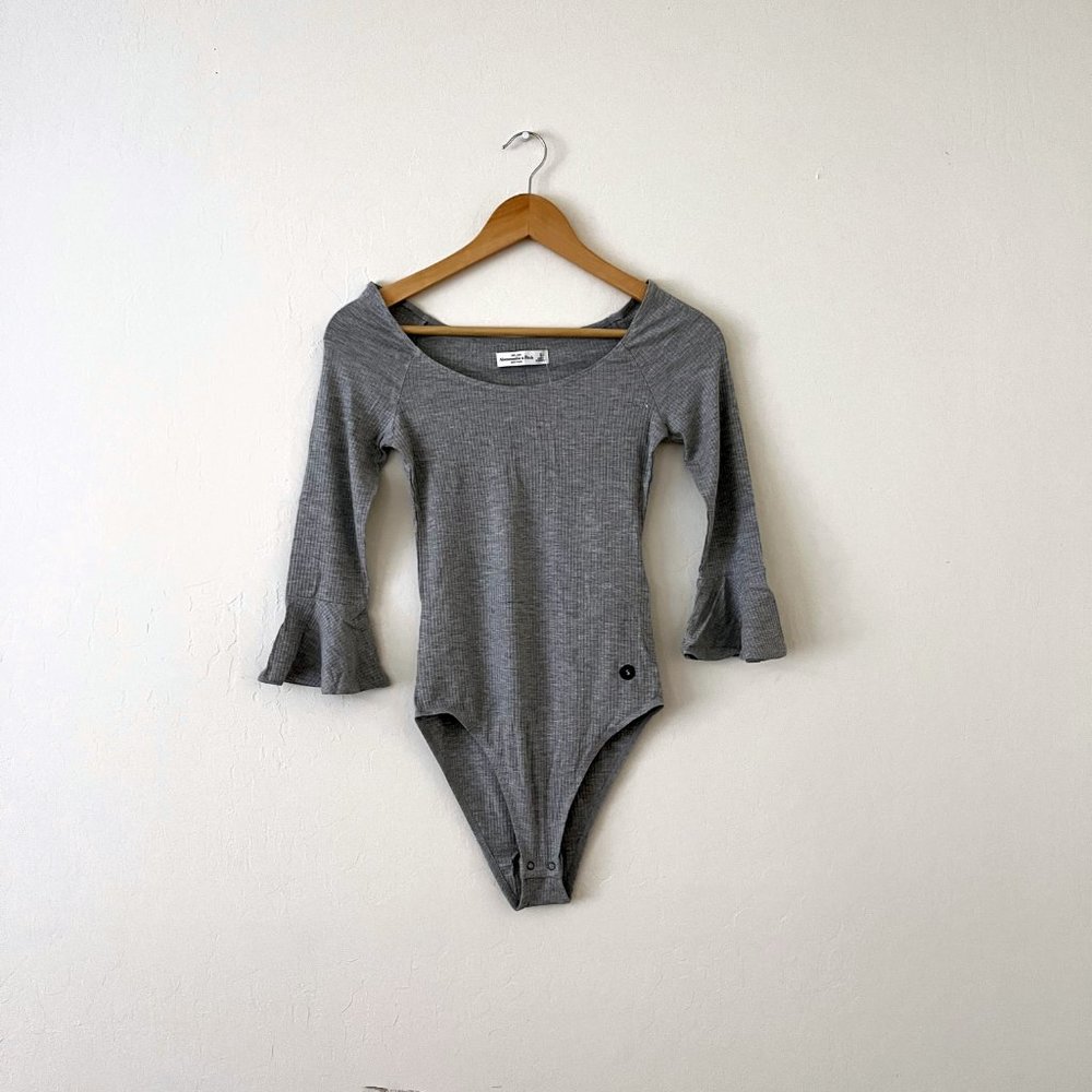 Abercrombie & Fitch Ribbed Bell Sleeve Bodysuit in Grey, S